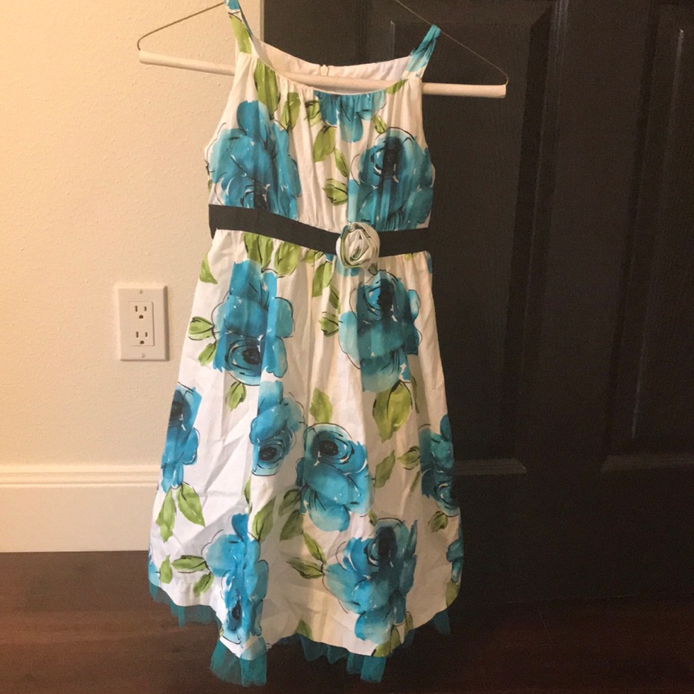 Girl’s spring floral dress, like new